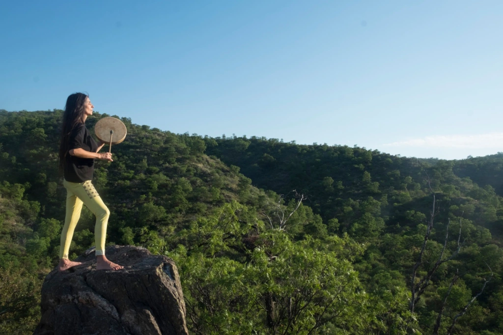 Carolina del Carmen Peleritti: “Me considero una artista popular que va haciendo caminos”